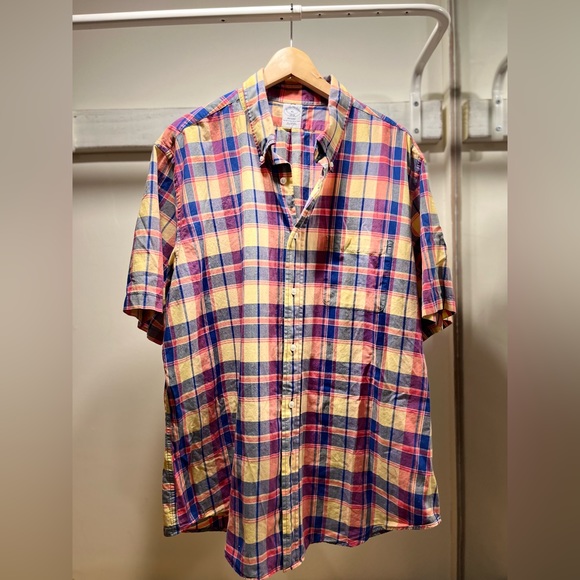 BROOKS BROTHERS, short sleeve button up shirt in red/blue plaid; men’s XL - Picture 3 of 10